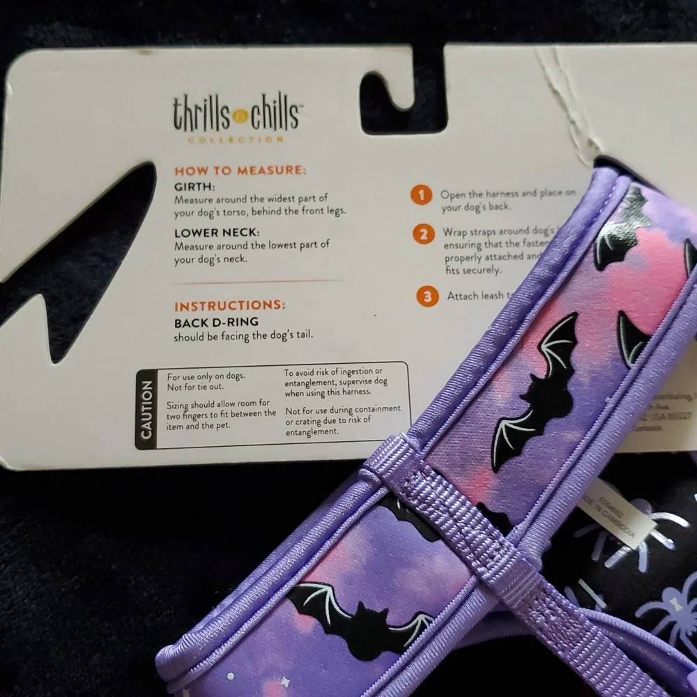 🎃🎃🎃Thrills & Chills Pink and Purple Dog Harness Sz XXS